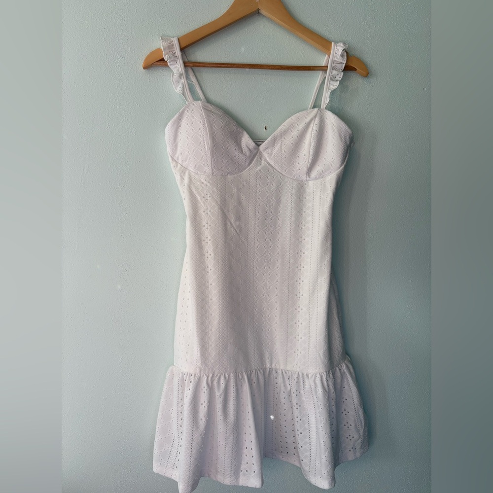 🆕 FASHION NOVA LARGE ✨ sleeveless White Eyelet Dress with padding NWT